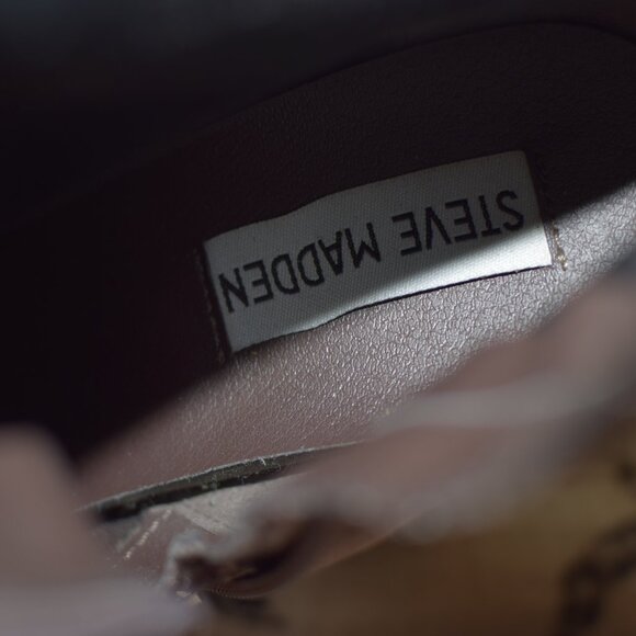 Steve Madden Velvet Booties Size 7.5 - Picture 10 of 13